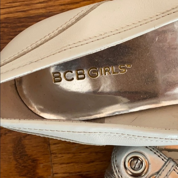 Shoes - Picture 3 of 5